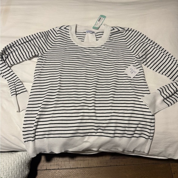 Eight 18 Francis Back Top - Picture 3 of 4